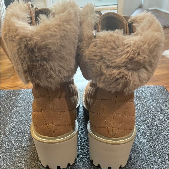 Women’s stylish designer lace up boots by Nicole Miller; Sz 9 - Picture 5 of 7